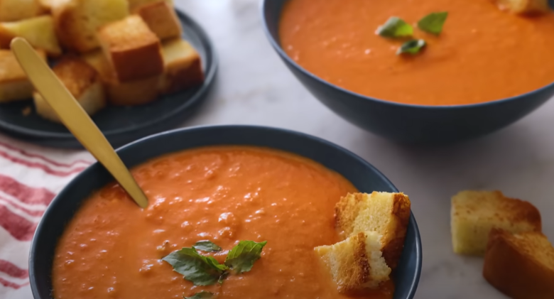 Rich and Creamy Tomato Soup: A Cozy Winter Recipe